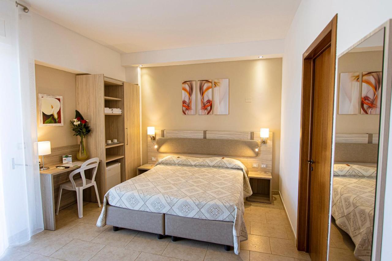 Aia Grande Bed and Breakfast Uggiano La Chiesa Exteriör bild