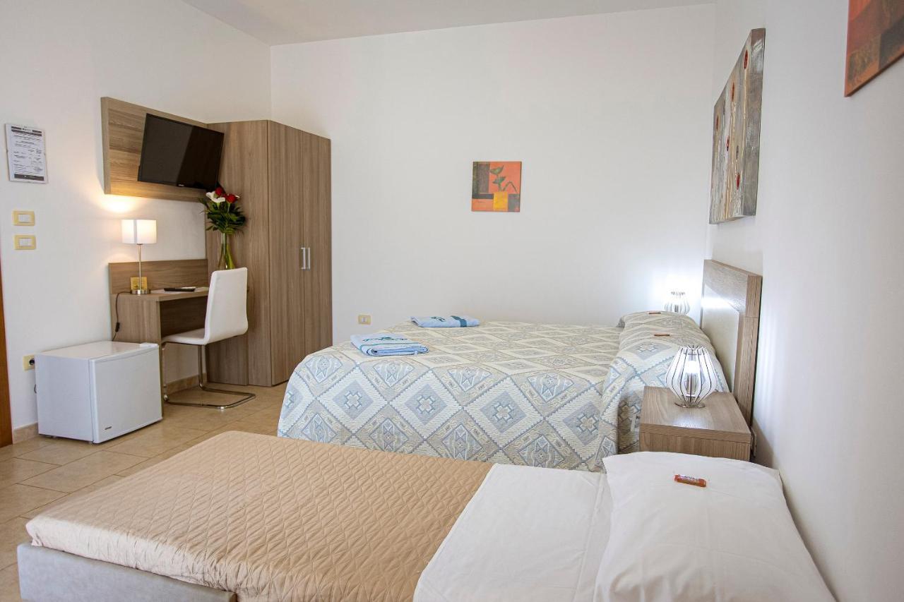 Aia Grande Bed and Breakfast Uggiano La Chiesa Exteriör bild