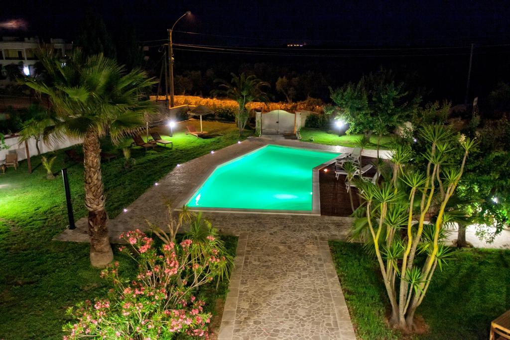 Aia Grande Bed and Breakfast Uggiano La Chiesa Rum bild